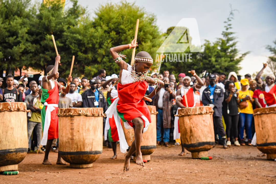 rdc-la-musique-et-la-danse-traditionnelles-aussi-pr-n-es-comme